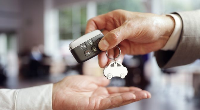 Las cuotas de «renting» de un vehículo son gasto deducible para el autónomo