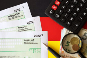 The tax authorities cannot first act against the administrator